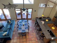 Waterfront Beauty 8-guests, Dock, Kayaks and more