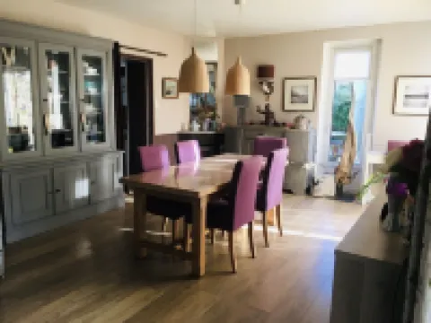 Villa 6 persons, 100 m from the sea Hotels in Brehal