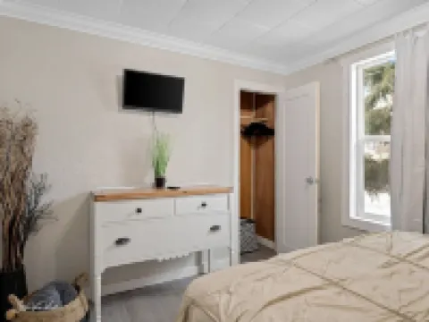 Fully renovated cozy home in the heart of Salmon! No cleaning fees! Hotels in Lemhi County