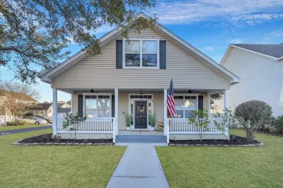 Completely Renovated Home in Old Town Bluffton Hotels near Publix Super Market at Buckwalter Place
