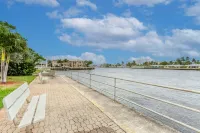 Booking Special. Nov./Dec. 2025; Book 4+ Nights, Get 1 Free Các khách sạn ở Bãi biển Pompano