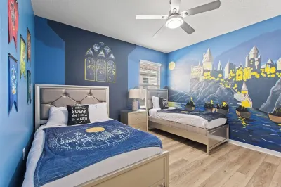 Stunning Themed Villa, Family Friendly-15 Bedrooms, Theater-Game Rm, Sleeps 32