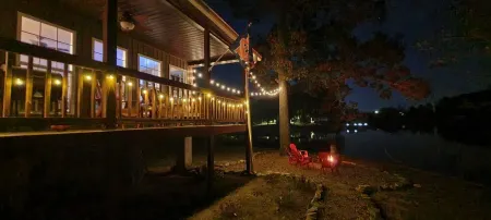 Waterfront house on Weiss Lake