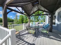 Luxury Waterfront Cottage 1000 Islands 6 BR, 4.5 Baths Book your 2025 vacation!