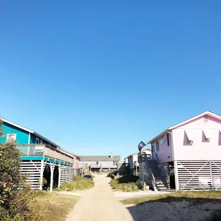 Little Pink Cottage OBX - 50 steps to your Private Beach Access!