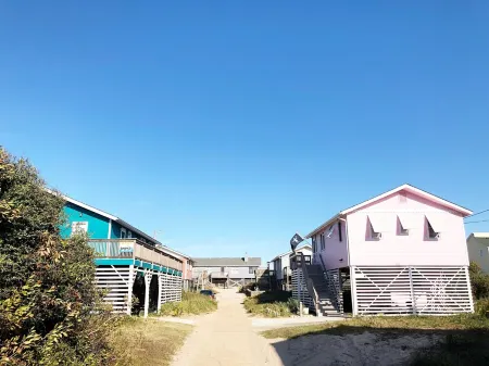 Little Pink Cottage OBX - 50 steps to your Private Beach Access!