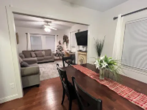 Norfolk 3Br Cozy Stay. Central to All & Comfort. Families & Contractors!