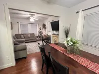 Cozy 3 Bedroom Getaway Gem, Close to All Sleeps 6!