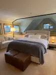 THE TURTLE HOUSE-WEDDING VENUE/REUNION LODGE