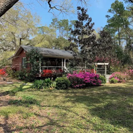 Cottage in the Oaks  is a  restored Historical Cottage from the late 1800’s