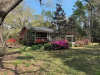 Cottage in the Oaks  is a  restored Historical Cottage from the late 1800’s Hotels near Middleton Place Equestrian Center