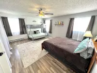 Highland Hideaway-Newly Remodeled!