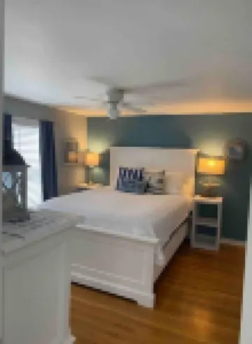 #3 Bright 1-Bdrm suite downtown with parking