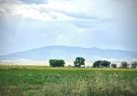 Charming Farm House 3-bedroom house in amazing Monte Vista with mountain views