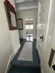Charming Carriage House near VanderVeer Park