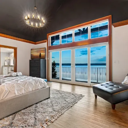 Luxury Beach House & Apartment, Hot Tub, Kayaks, Fire Pits, Game Room