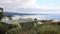 Bay of Fires Vista Boutique Accommodation at Binalong Bay - Indoor Spa Bath