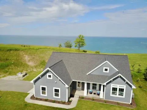 Stunning Brand New Lakefront Home on Lake Michigan w/ Hot Tub & 5 Bedrooms