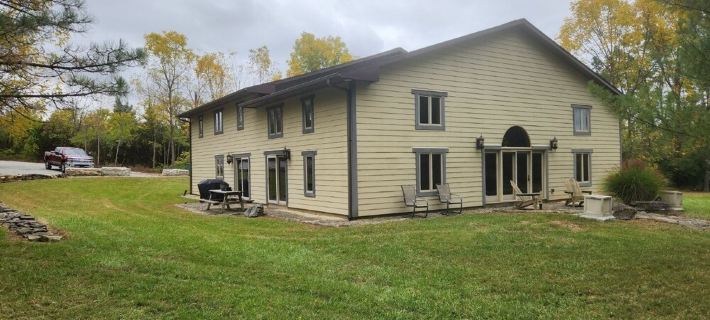 Cozy lodge with indoor pool, hot tub, loft and more! Great for a close getaway! Hotels in Miami County