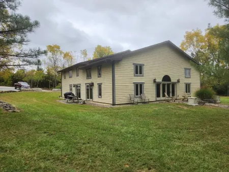 Cozy lodge with indoor pool, hot tub, loft and more! Great for a close getaway!