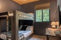 NEW Secluded Bungalow at Haskill Basin