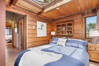 Oceanfront Retreat at Pajaro Dunes.  Beach Access, Hot Tub, BBQ, Pool Table.
