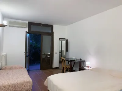 Bracciano Lake Farmhouse - Room Malva Hotel in zona Spiaggia Libera Vigna di Valle
