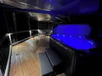 Romantic Couples Cabin in Big Canoe, Lake & Mountain View, Hot Tub, Gas Logs