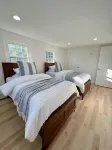 Luxury 3-bedroom fully renovated house in Goshen with brand new furniture. Bricktopia 주변 호텔