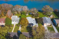 Cape May Modern Waterfront Farmhouse on Island Hotels near Cape May Lighthouse