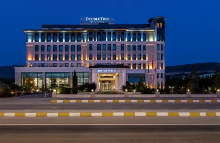 Doubletree by Hilton Van Отели в г. Эдремит