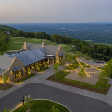 Cloudland at McLemore Resort Lookout Mountain, Curio by Hilton