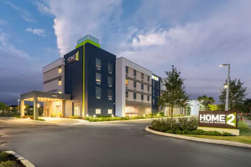 Home2 Suites by Hilton Ft. Pierce I-95 - parking