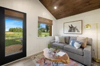 Vista Verde Farm Retreat - Stylish Cabins Nearby Springs Hotels in Columbia County