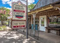 The Taj - A Mini Taj Mahal at Downright Comfort! 컴포트 호텔