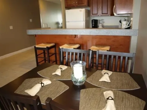 GULF FRONT - GREAT VIEWS - Direct Walk Out, Only Steps to Beach