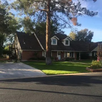 Charming Carriage Home in Gilbert, AZ