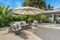 Private Oasis • 1 Mile to Beach • Heated Pool