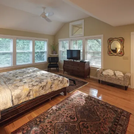 Gorgeous House 3 Min Walk to Ocean; Community Pool, Celebrate the Simple Life!