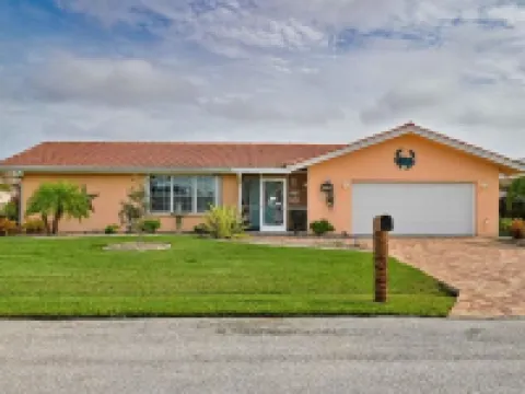 Punta Gorda Isles Updated 2b2b Canal Pool Home - Jan-March Weeks Available! Hotels in Punta Gorda