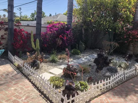 Sleek, recently renovated mid-century modern house in Venice/Mar Vista Отели рядом с достопримечательностью «Yo San University of Traditional Chinese Medicine»