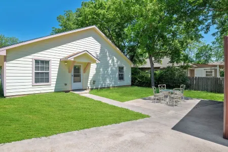 Convenient Entire Home Sherman TX close to Austin college