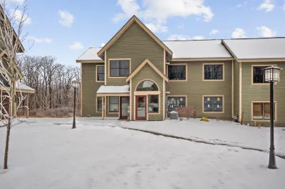 Condo at Hidden Valley - New Construction Hotels near Flight 93 National Memorial