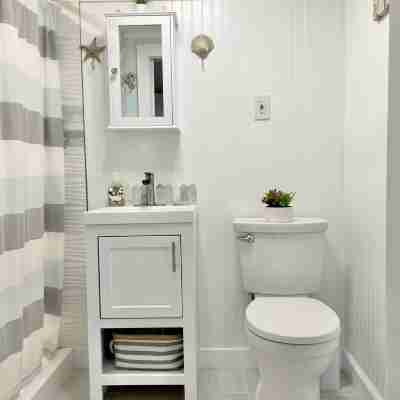 Cozy Cape Cottage Rooms