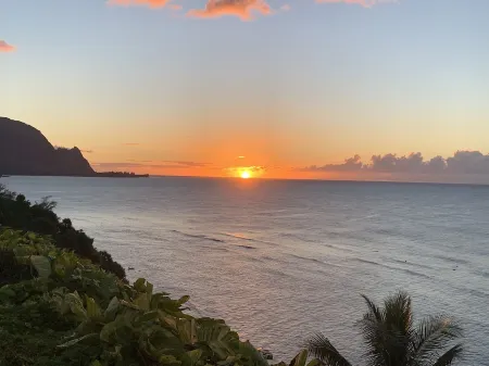 Aloha! The North Shore of Kauai awaits in this amazing, centrally located Condo! Отели рядом с достопримечательностью «Анини Бич»