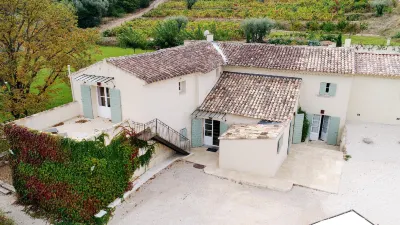 Domaine de La Font des Pères - Teritoria Hotels in Le Beausset