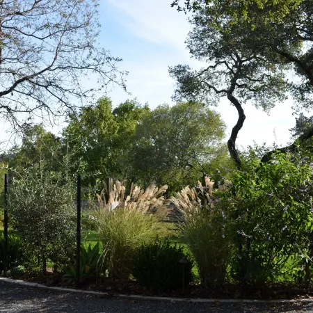 Gorgeous 2Bd + Loft with Deck and Gardens. Soaring 20 ft ceilings, huge windows!