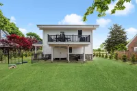 Modern Beach House Serenity