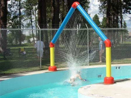 Huge Backyard-Spacious 4 Bedroom! Wet Room Bathroom! Pets! Arcade! Green Clean