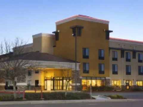 大學酒店-戴維斯地區-由洲際酒店集團管理 索拉諾縣酒店